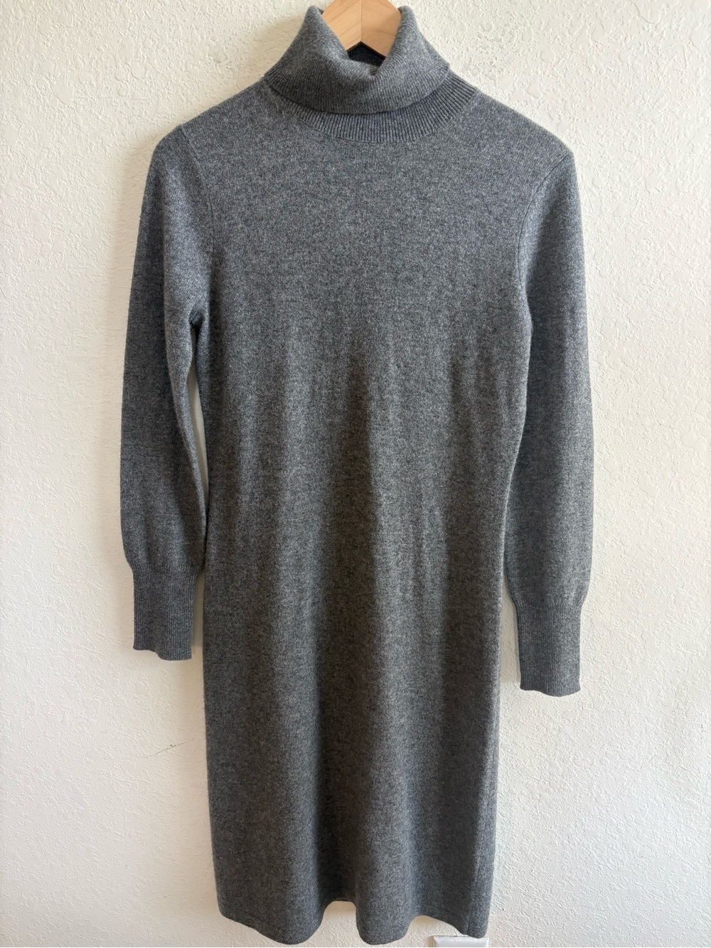 Neiman Marcus Gray Cashmere Turtleneck Sweater Dress Size Medium - Picture 2 of 6